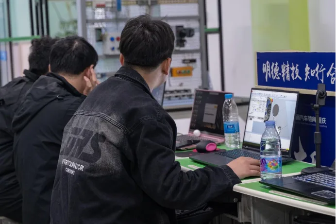 PLC技术会不会很快淘汰？工业刚需技术，长期不失业