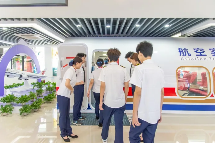 重庆学航空轨道选哪所学校好？四大择校参考标准，避开培训误区
